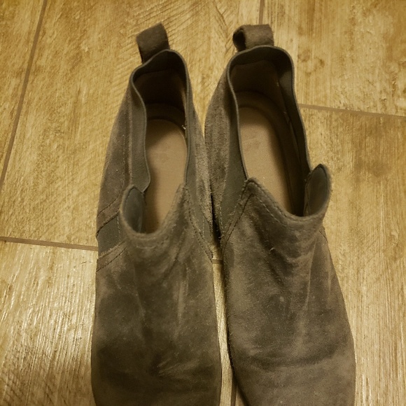 Shoes - Picture 1 of 2